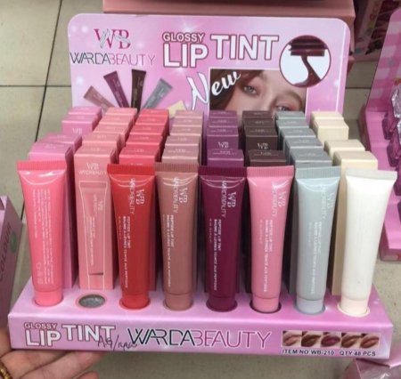 ملمع شفاه لامع (Glossy Lip Tint) من Wardah Beauty.