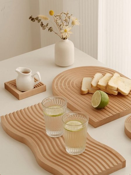 ديكورات خشبية متوفر من الشكلين في الصورة