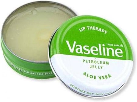فازلين مرطب الشفاه
